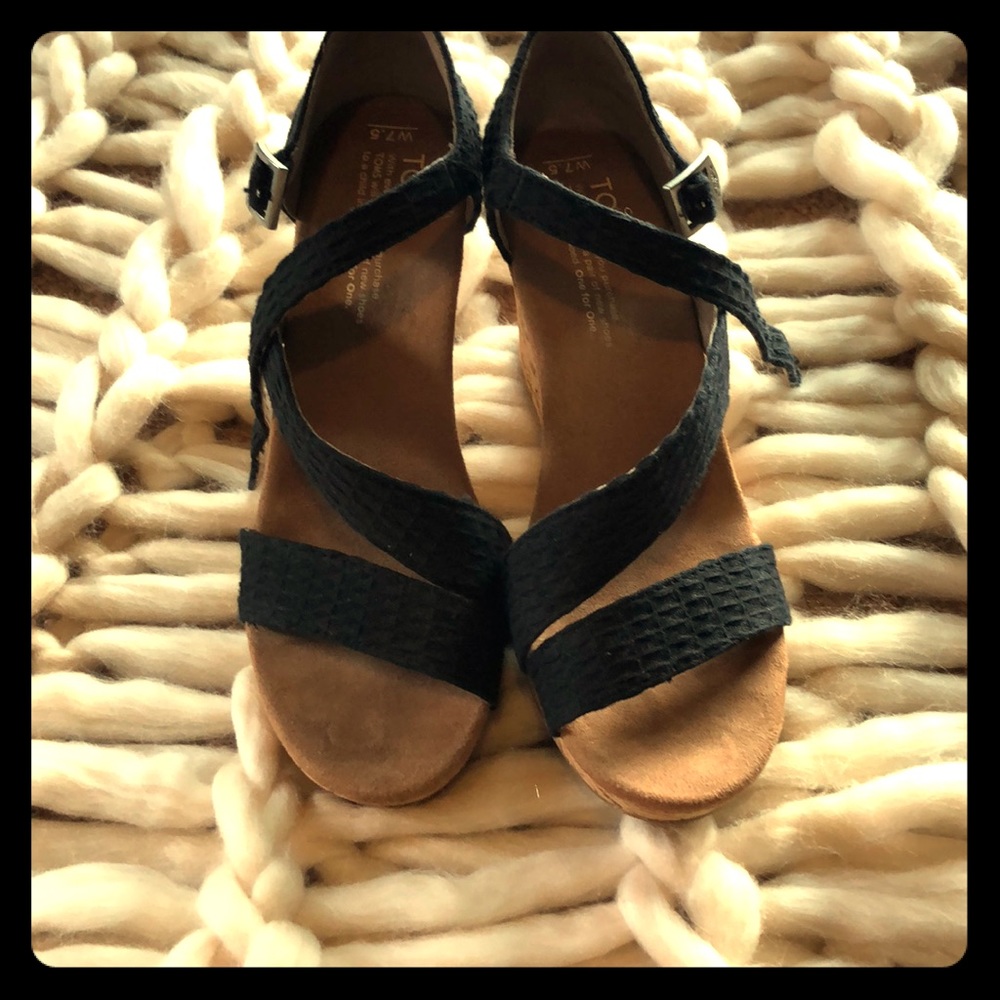 Toms black wedge